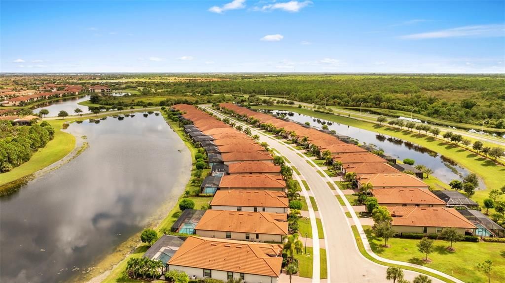 Active With Contract: $589,000 (3 beds, 3 baths, 2214 Square Feet)