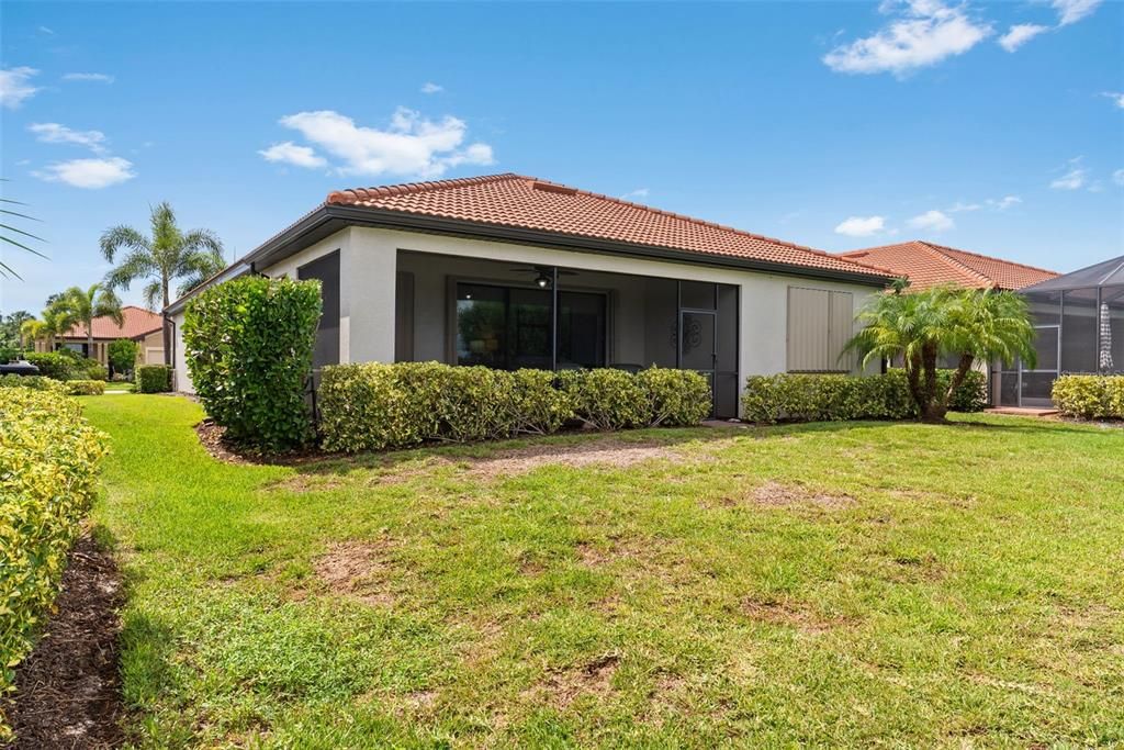 Active With Contract: $589,000 (3 beds, 3 baths, 2214 Square Feet)