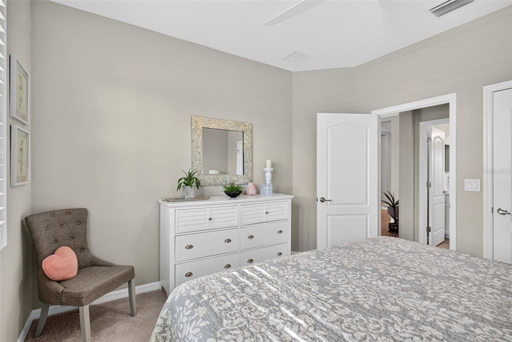 Active With Contract: $589,000 (3 beds, 3 baths, 2214 Square Feet)