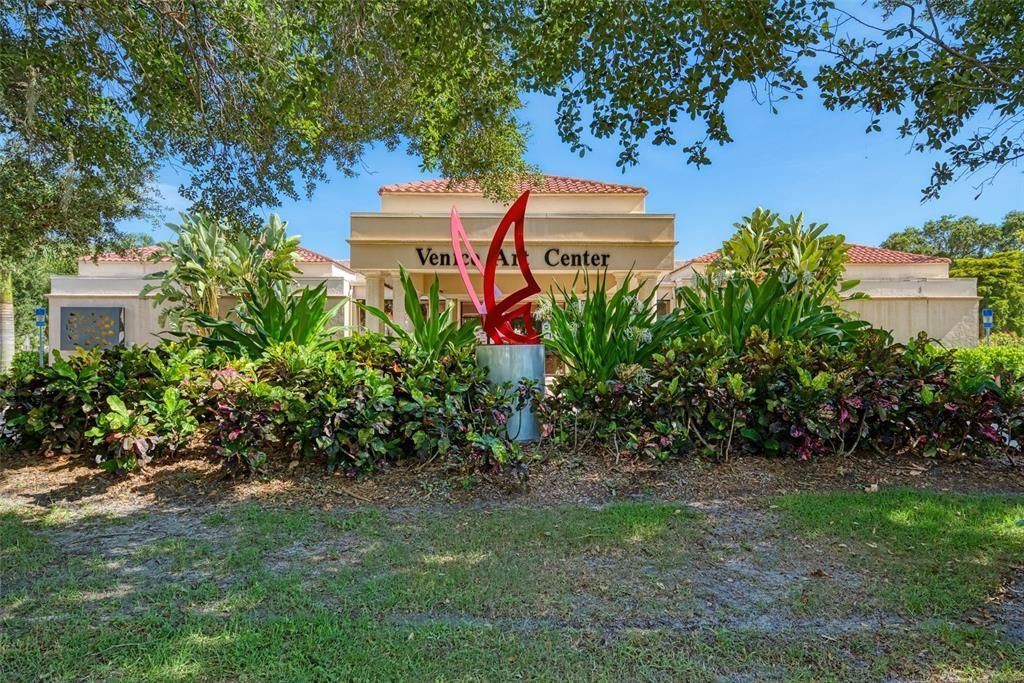Active With Contract: $589,000 (3 beds, 3 baths, 2214 Square Feet)