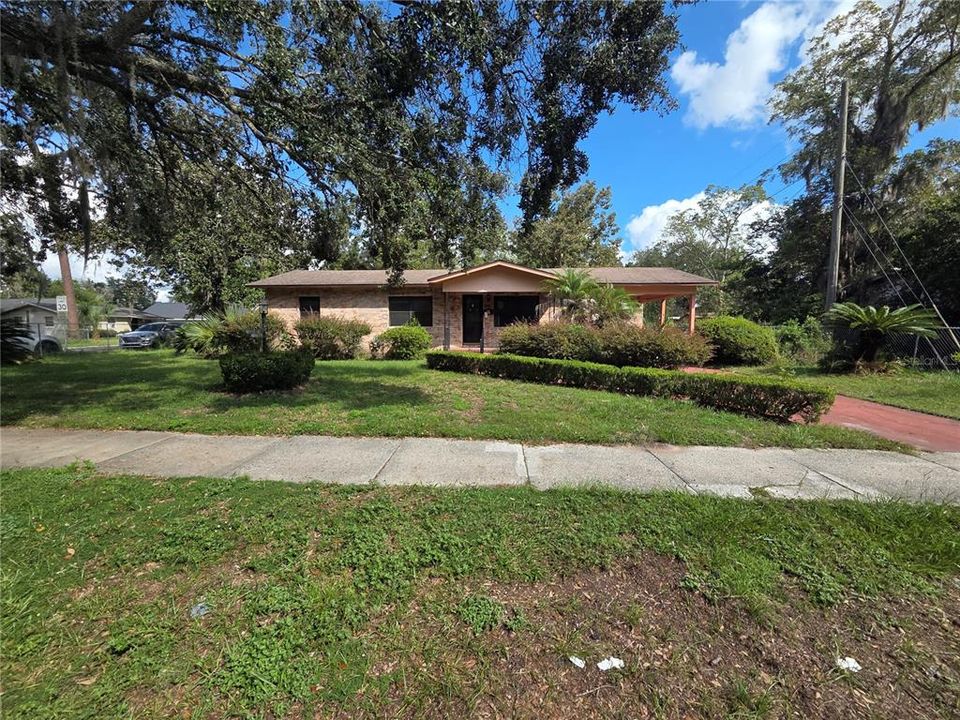 For Sale: $225,000 (4 beds, 2 baths, 1518 Square Feet)