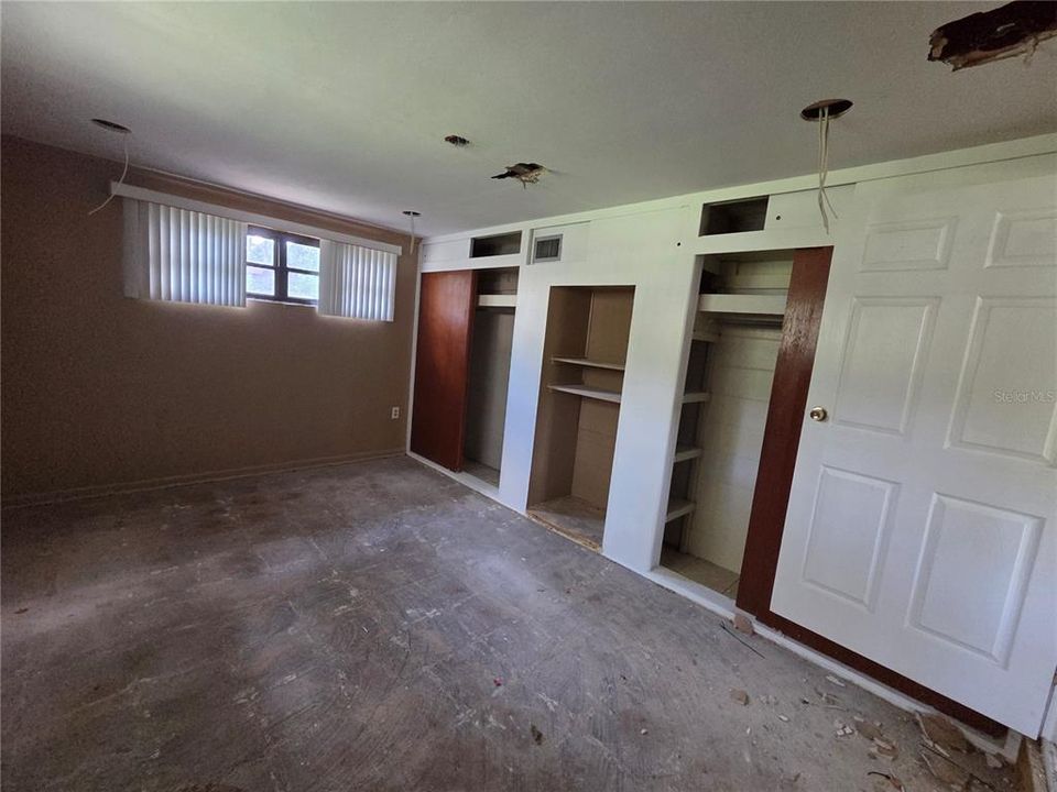 For Sale: $225,000 (4 beds, 2 baths, 1518 Square Feet)