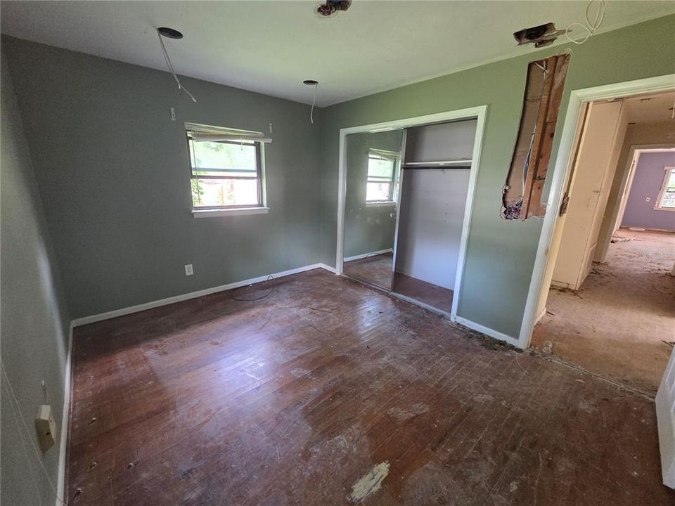 For Sale: $225,000 (4 beds, 2 baths, 1518 Square Feet)