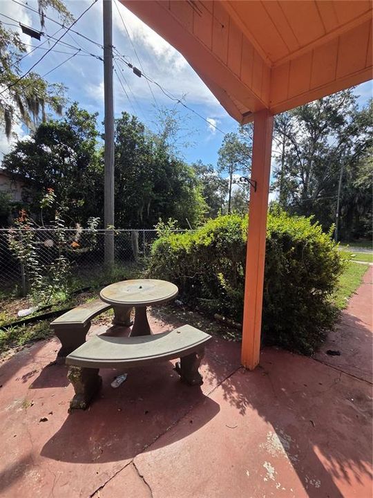 For Sale: $225,000 (4 beds, 2 baths, 1518 Square Feet)