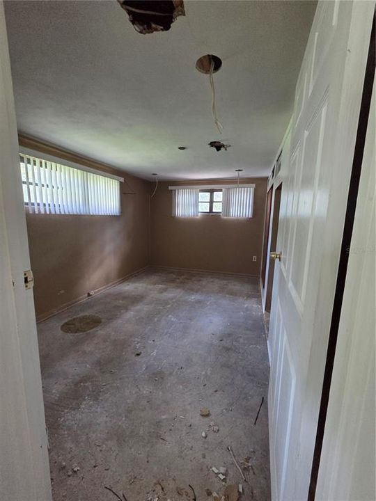 For Sale: $225,000 (4 beds, 2 baths, 1518 Square Feet)