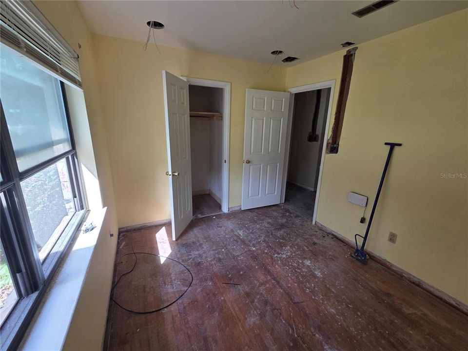 For Sale: $225,000 (4 beds, 2 baths, 1518 Square Feet)