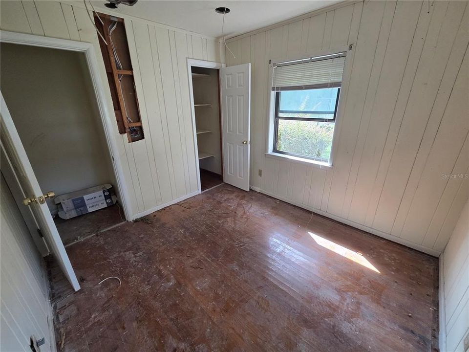 For Sale: $225,000 (4 beds, 2 baths, 1518 Square Feet)