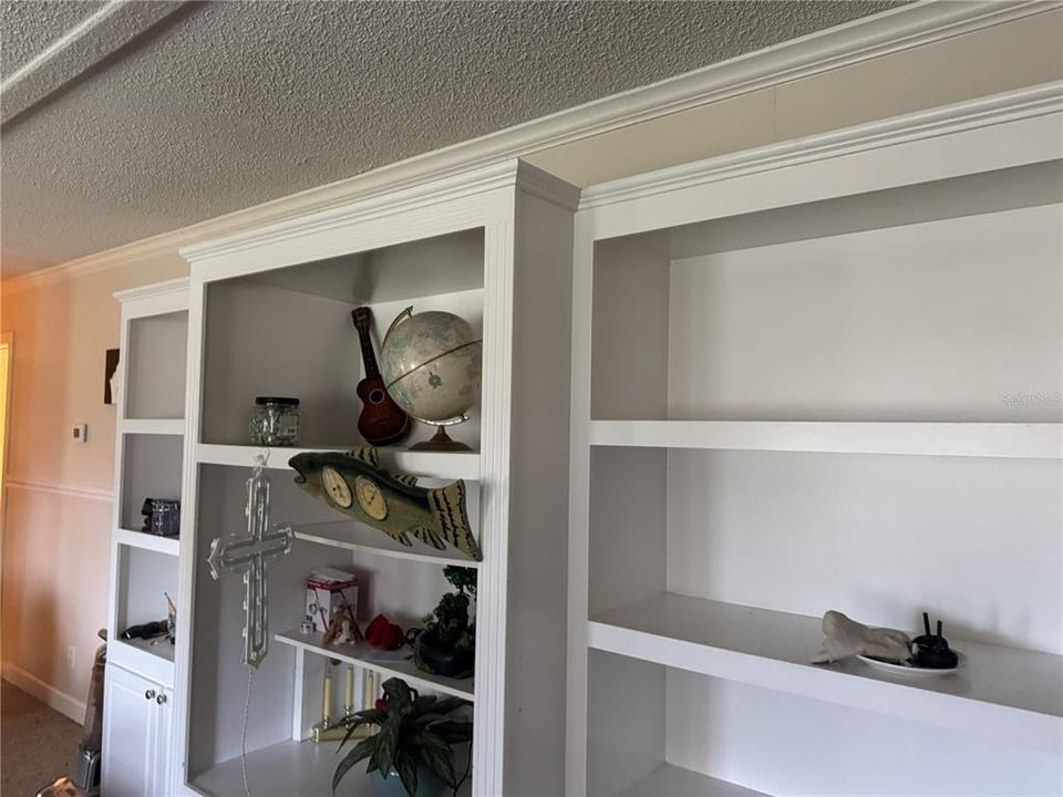 For Sale: $205,000 (3 beds, 2 baths, 1664 Square Feet)