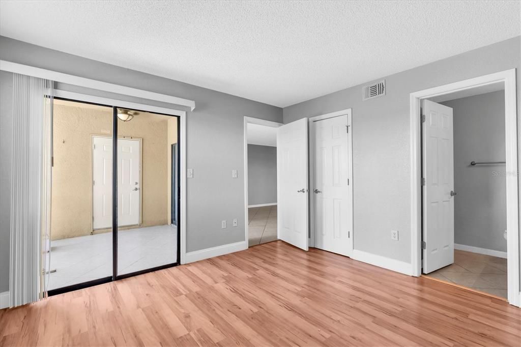 For Sale: $242,000 (3 beds, 2 baths, 1155 Square Feet)