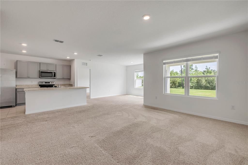 For Rent: $2,500 (3 beds, 2 baths, 1690 Square Feet)