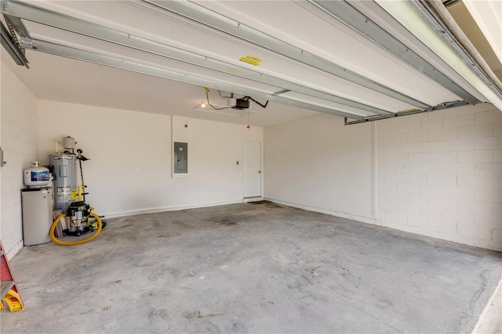 For Rent: $2,500 (3 beds, 2 baths, 1690 Square Feet)
