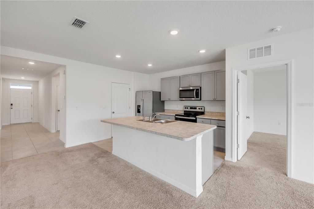 For Rent: $2,500 (3 beds, 2 baths, 1690 Square Feet)