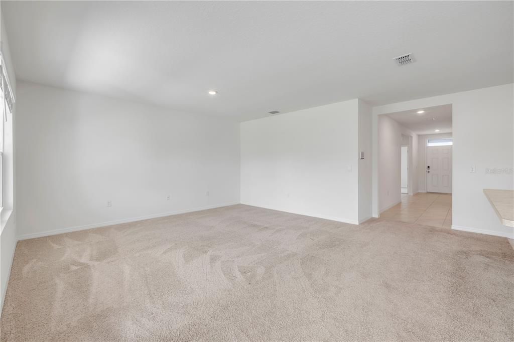 For Rent: $2,500 (3 beds, 2 baths, 1690 Square Feet)