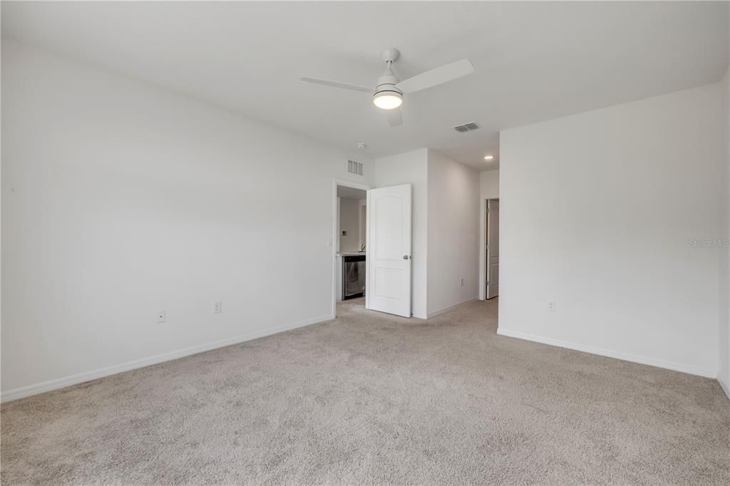 For Rent: $2,500 (3 beds, 2 baths, 1690 Square Feet)