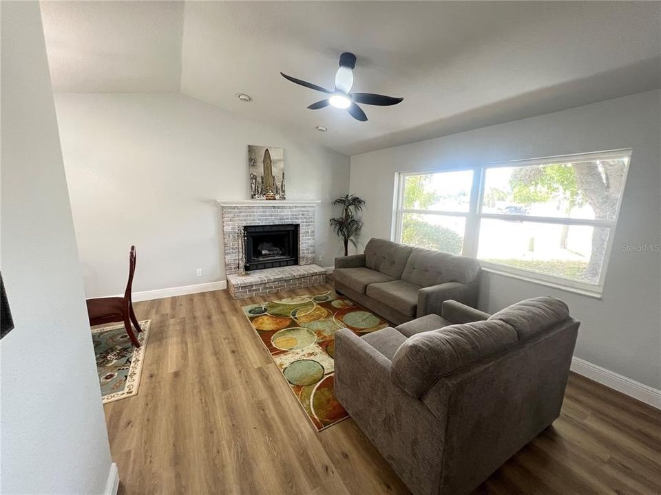 En Venta: $469,000 (3 camas, 2 baños, 1501 Pies cuadrados)