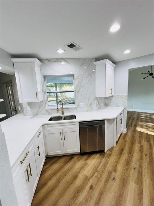 En Venta: $469,000 (3 camas, 2 baños, 1501 Pies cuadrados)