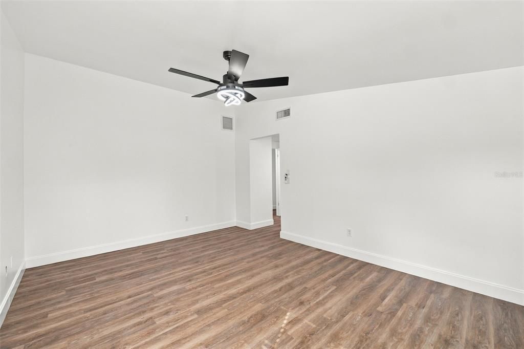 For Sale: $599,900 (4 beds, 2 baths, 2197 Square Feet)