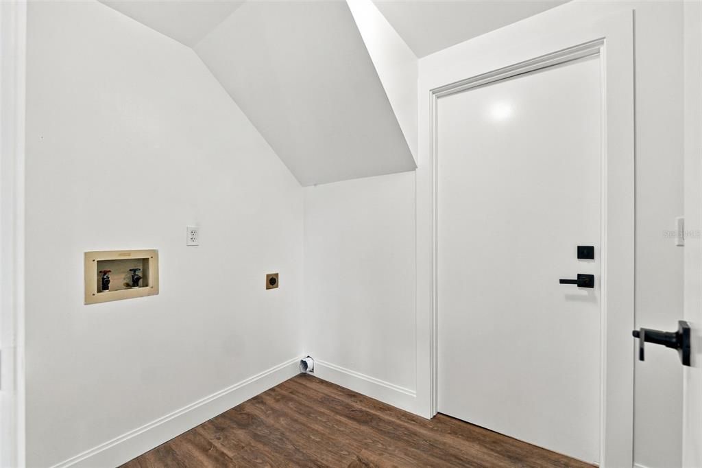 For Sale: $599,900 (4 beds, 2 baths, 2197 Square Feet)