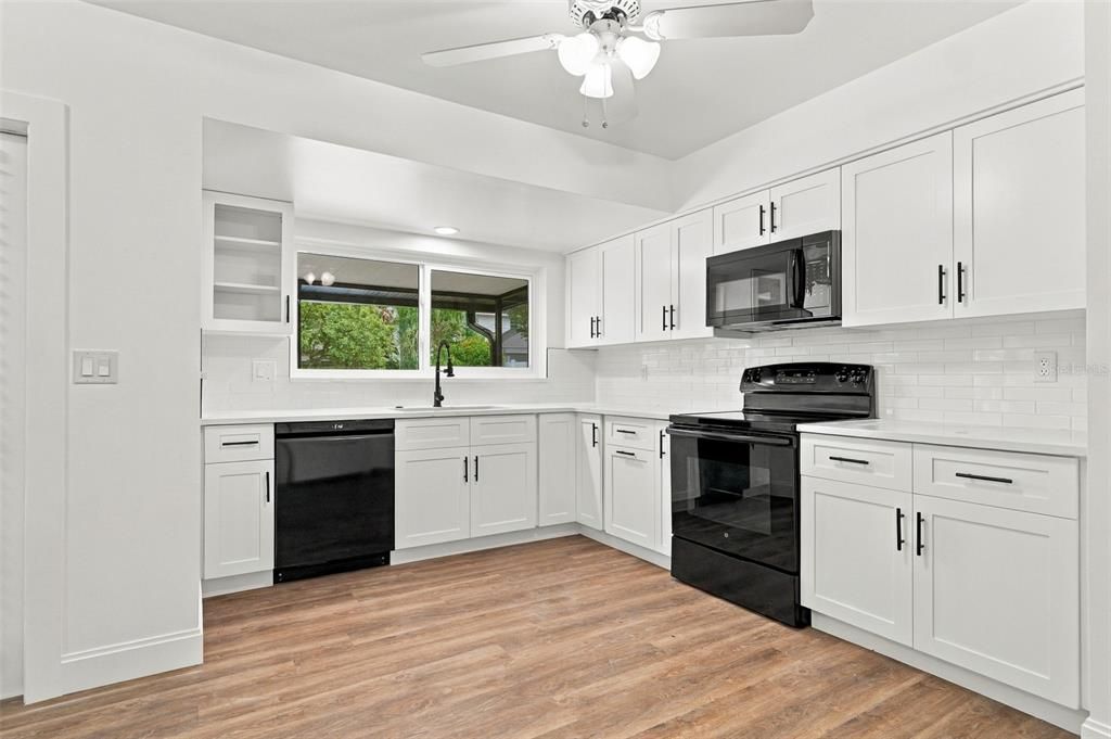 For Sale: $599,900 (4 beds, 2 baths, 2197 Square Feet)