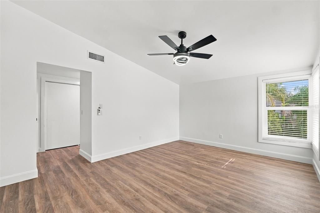 For Sale: $599,900 (4 beds, 2 baths, 2197 Square Feet)