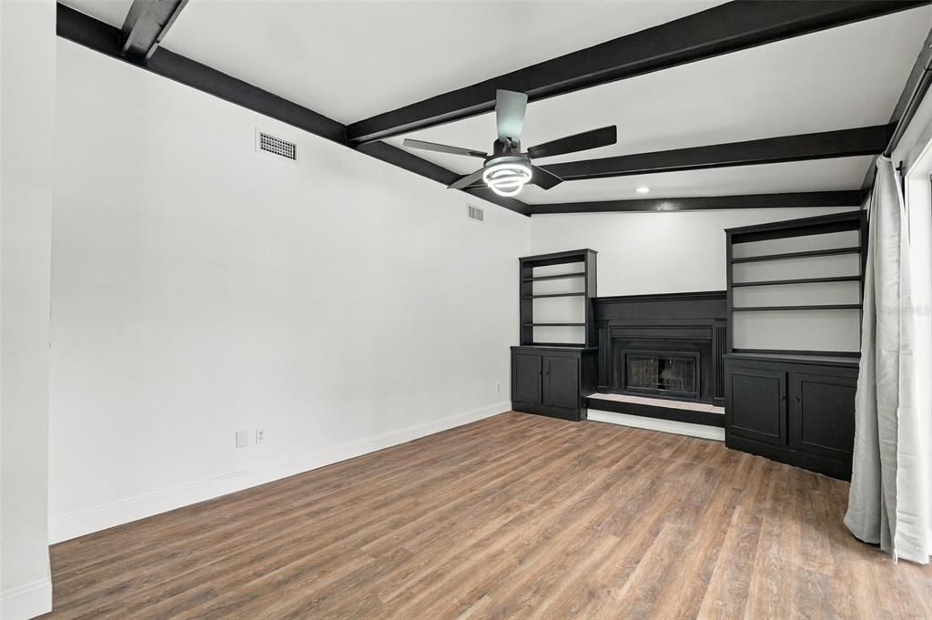 For Sale: $599,900 (4 beds, 2 baths, 2197 Square Feet)