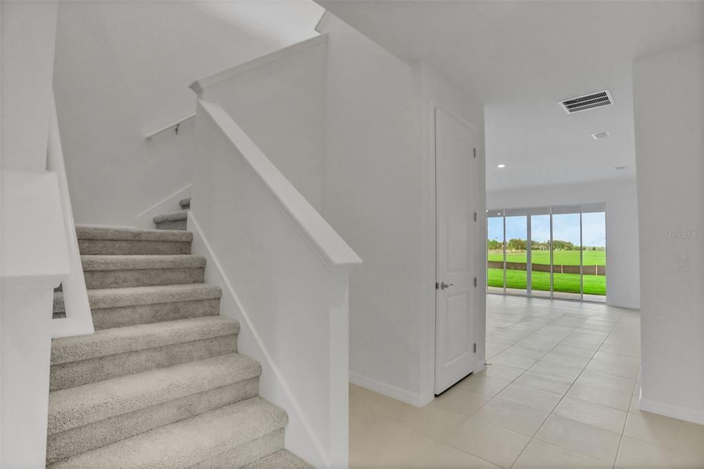 Activo con contrato: $609,990 (5 camas, 3 baños, 3550 Pies cuadrados)