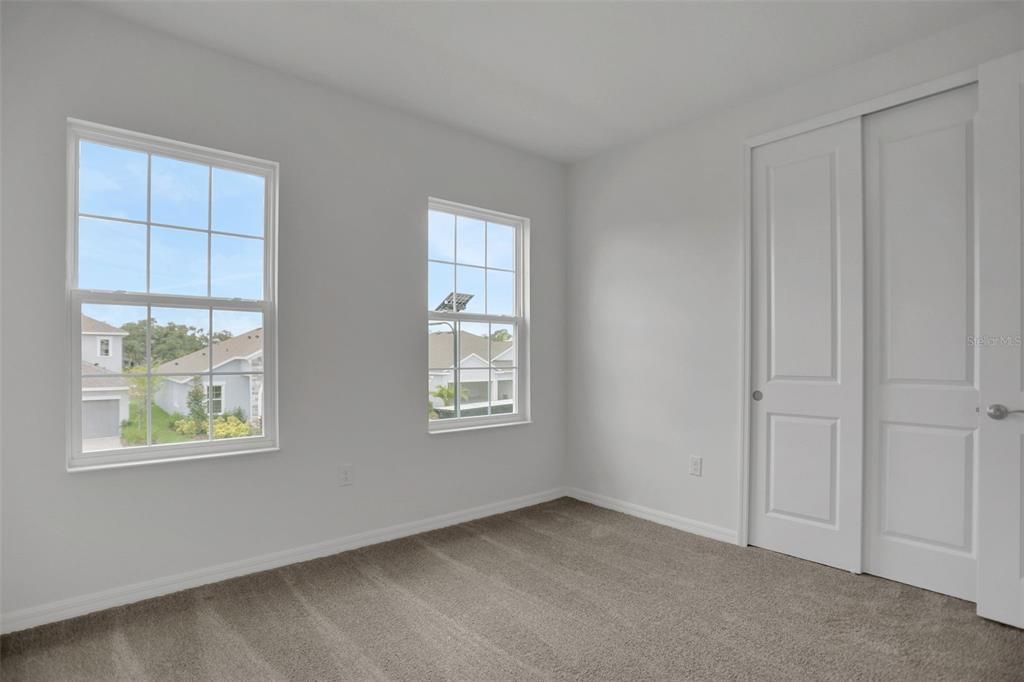 Activo con contrato: $609,990 (5 camas, 3 baños, 3550 Pies cuadrados)