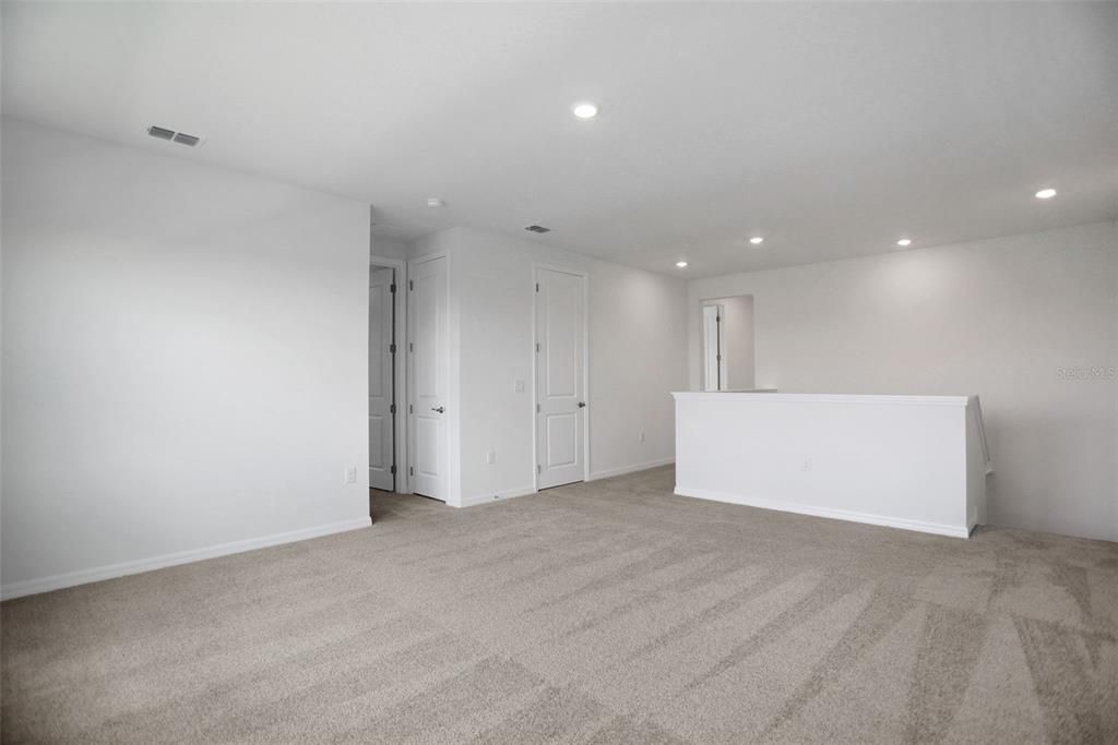 Activo con contrato: $609,990 (5 camas, 3 baños, 3550 Pies cuadrados)