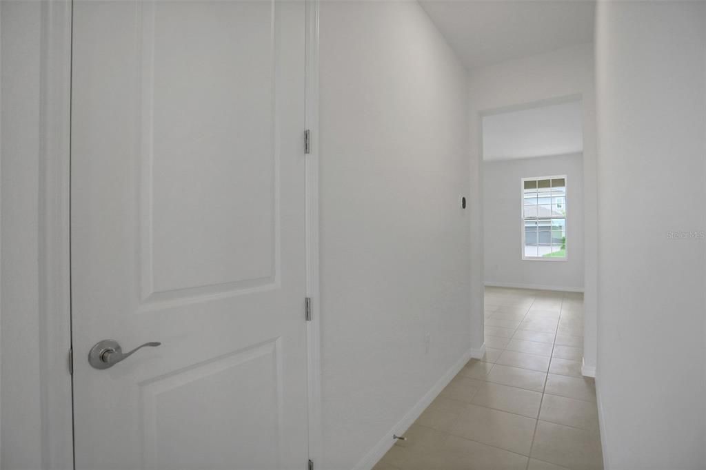 Activo con contrato: $609,990 (5 camas, 3 baños, 3550 Pies cuadrados)