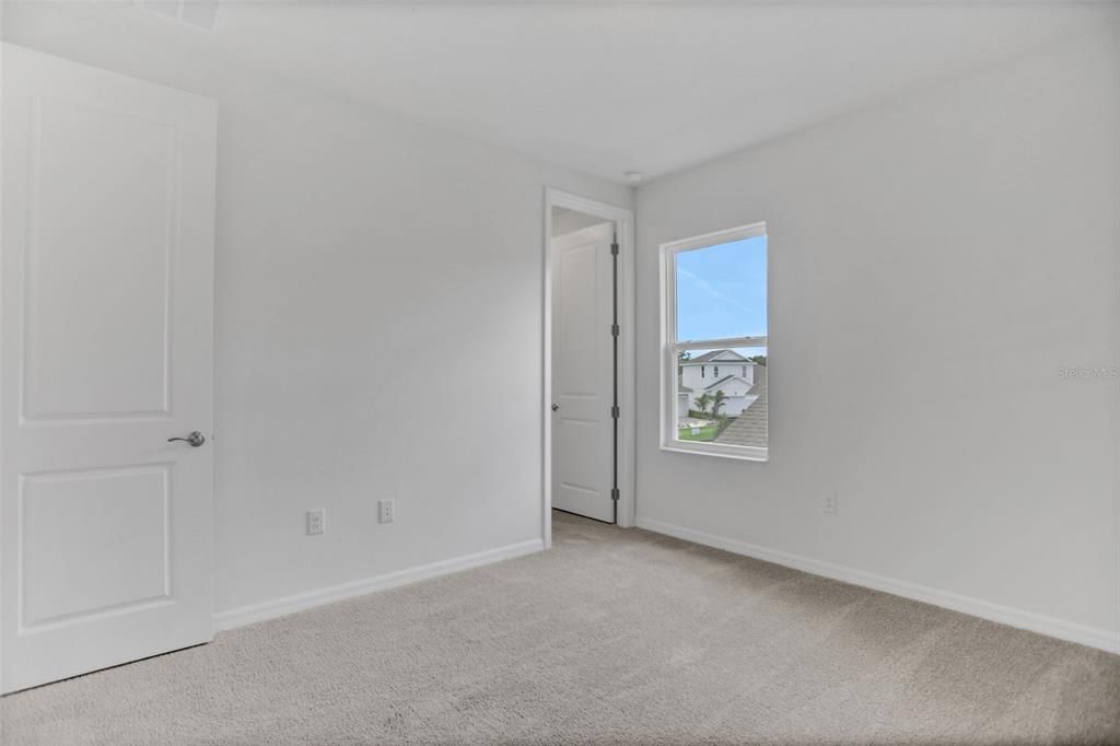 Activo con contrato: $609,990 (5 camas, 3 baños, 3550 Pies cuadrados)