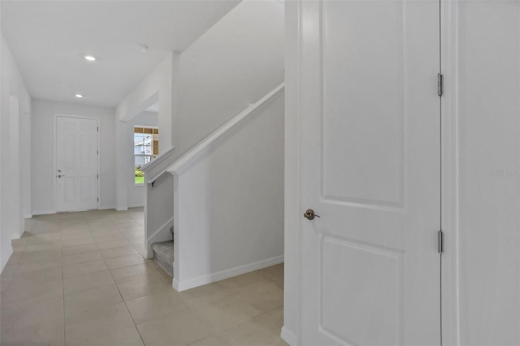 Activo con contrato: $609,990 (5 camas, 3 baños, 3550 Pies cuadrados)