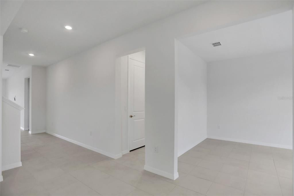 Activo con contrato: $609,990 (5 camas, 3 baños, 3550 Pies cuadrados)