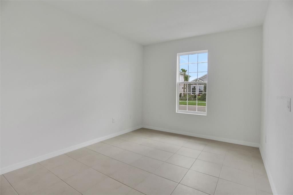 Activo con contrato: $609,990 (5 camas, 3 baños, 3550 Pies cuadrados)