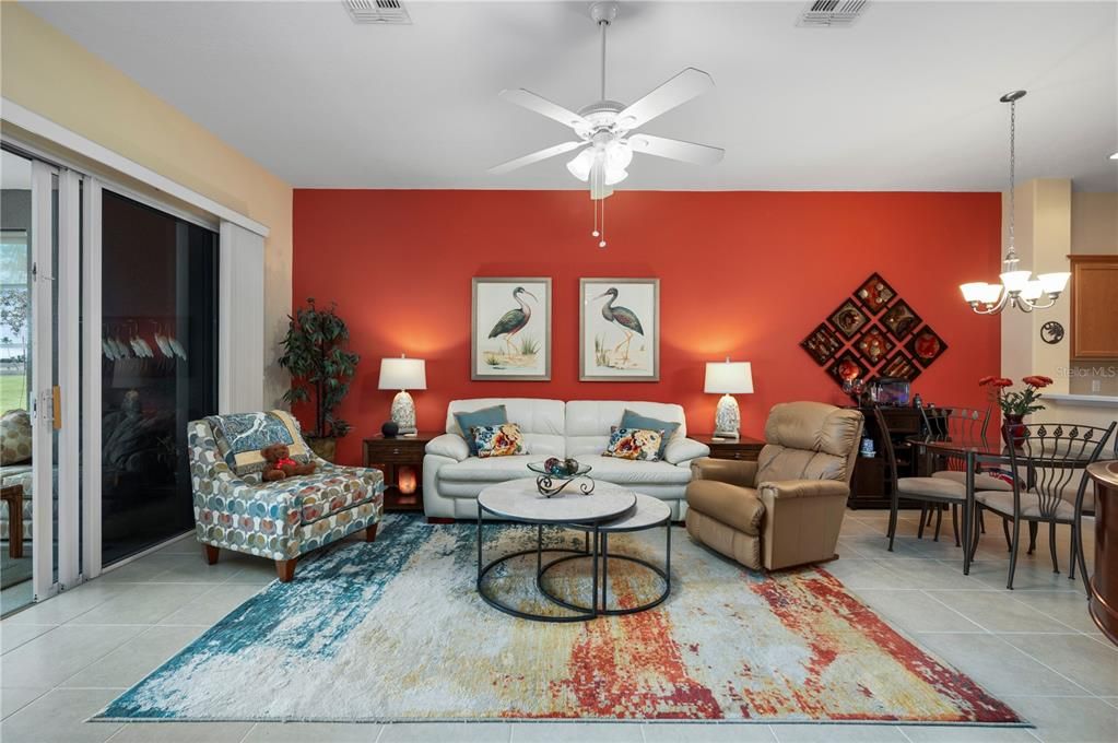 En Venta: $284,900 (3 camas, 2 baños, 1387 Pies cuadrados)