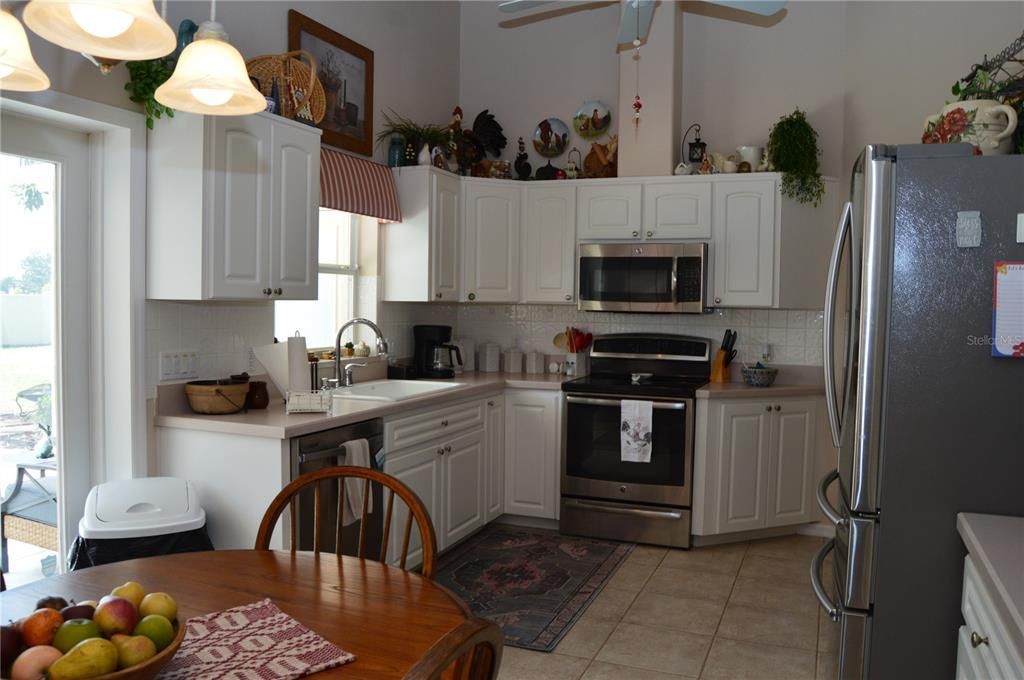 For Sale: $334,999 (3 beds, 2 baths, 1850 Square Feet)