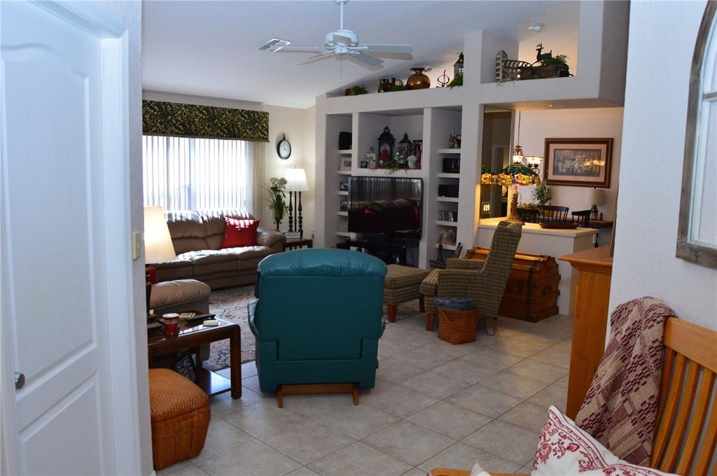 For Sale: $334,999 (3 beds, 2 baths, 1850 Square Feet)