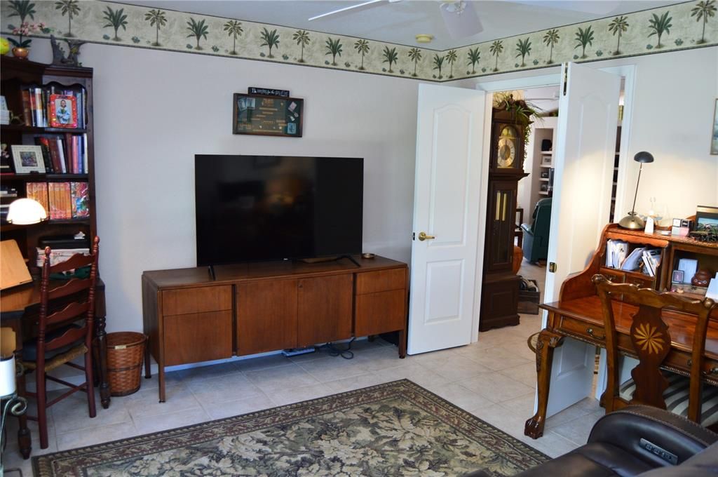 For Sale: $334,999 (3 beds, 2 baths, 1850 Square Feet)