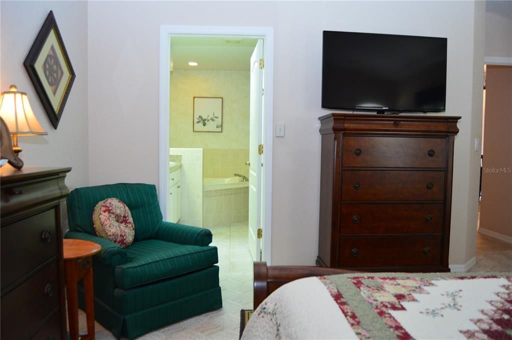 For Sale: $334,999 (3 beds, 2 baths, 1850 Square Feet)