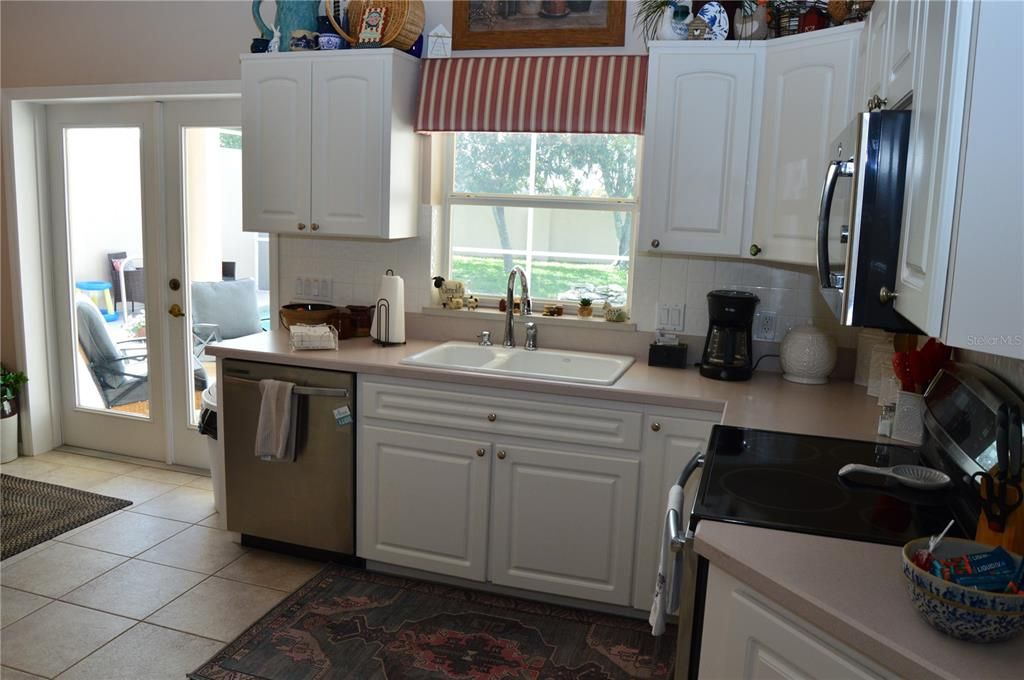 For Sale: $334,999 (3 beds, 2 baths, 1850 Square Feet)