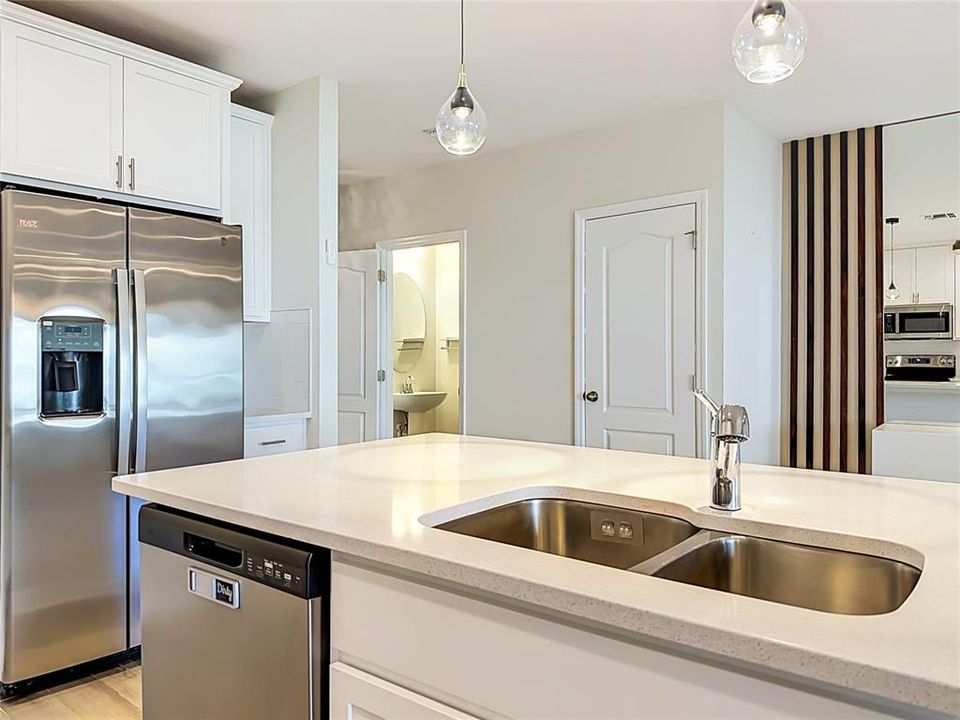 For Rent: $2,250 (3 beds, 2 baths, 1587 Square Feet)