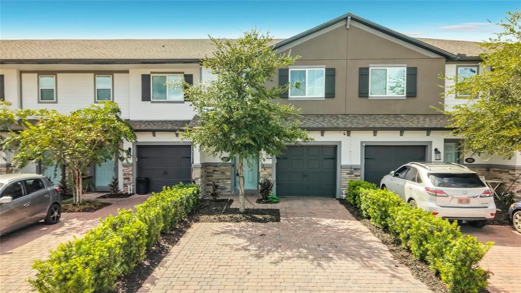 For Rent: $2,250 (3 beds, 2 baths, 1587 Square Feet)