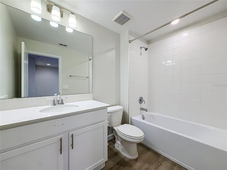 For Rent: $2,250 (3 beds, 2 baths, 1587 Square Feet)