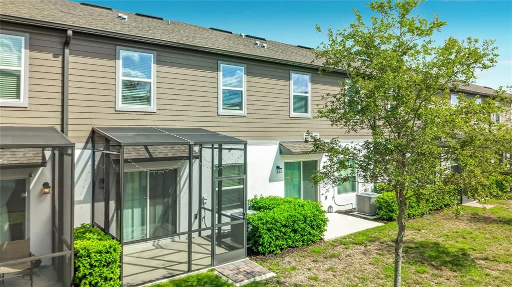 For Rent: $2,250 (3 beds, 2 baths, 1587 Square Feet)