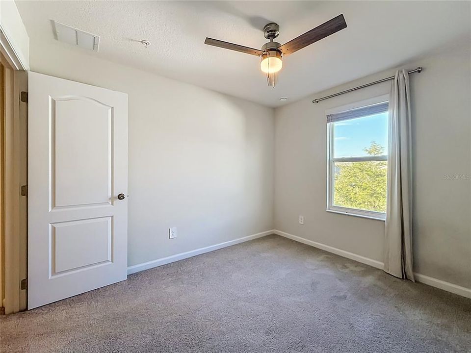 For Rent: $2,250 (3 beds, 2 baths, 1587 Square Feet)