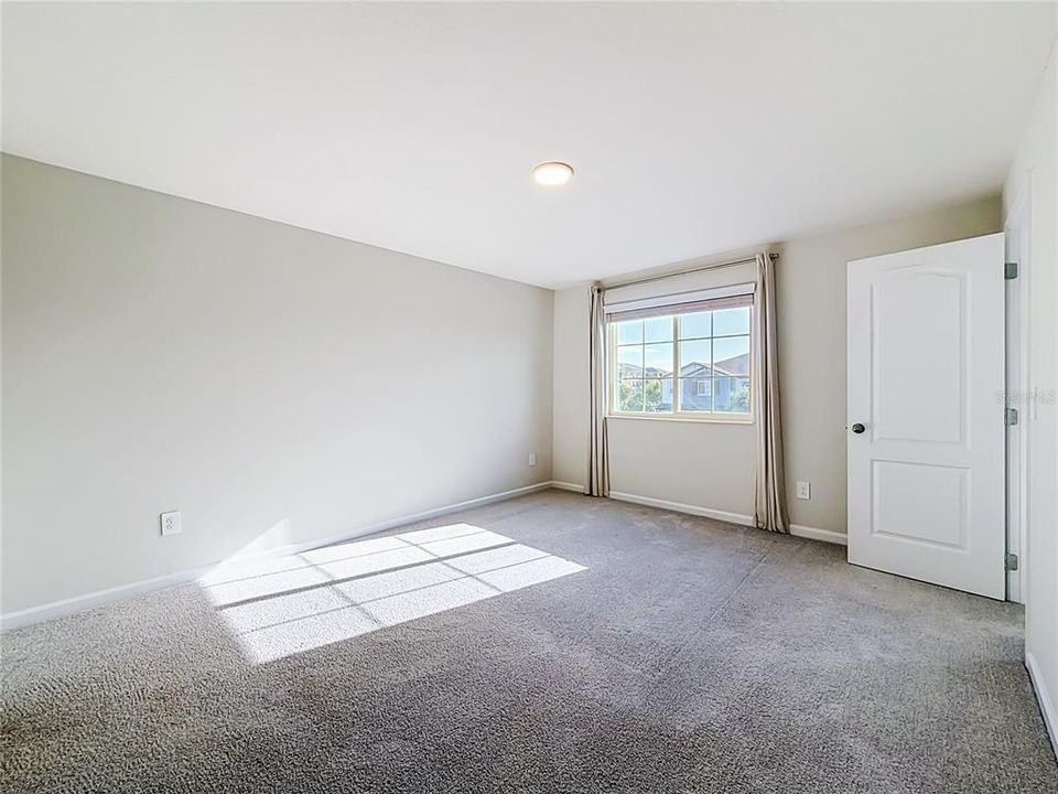 For Rent: $2,250 (3 beds, 2 baths, 1587 Square Feet)
