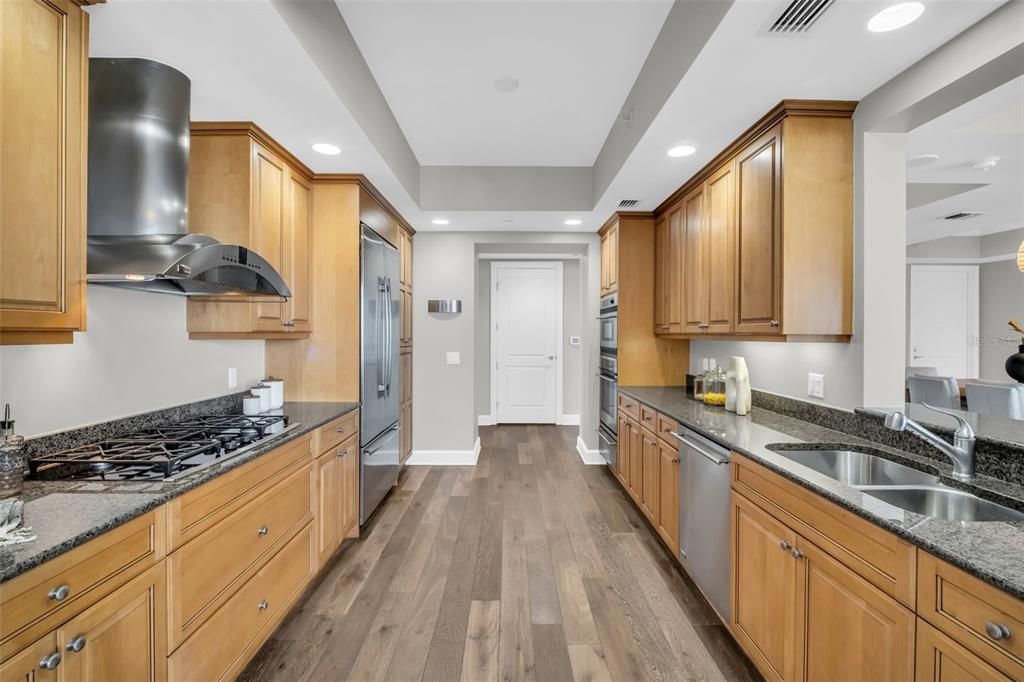 For Rent: $11,000 (3 beds, 3 baths, 2757 Square Feet)