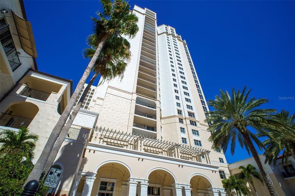 For Rent: $11,000 (3 beds, 3 baths, 2757 Square Feet)