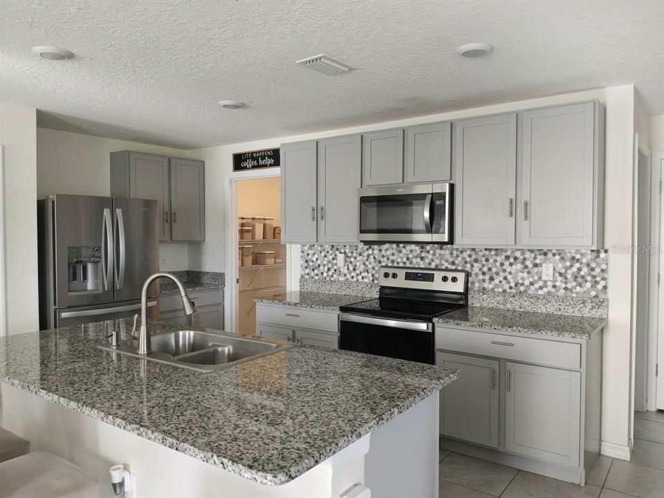 For Sale: $419,000 (5 beds, 3 baths, 2439 Square Feet)