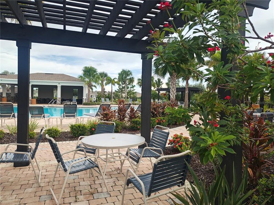 For Sale: $419,000 (5 beds, 3 baths, 2439 Square Feet)