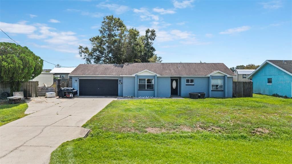 For Sale: $325,000 (2 beds, 2 baths, 1050 Square Feet)